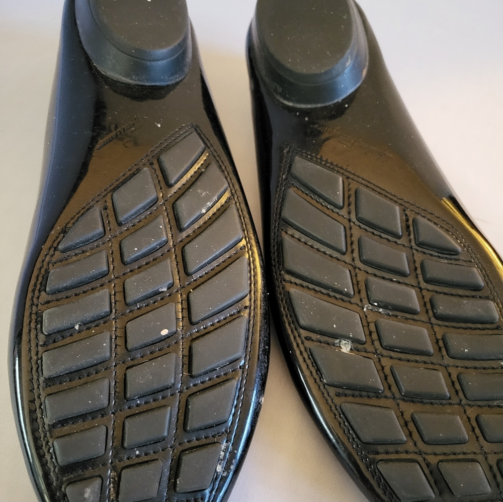 Ferragamo Patent Leather Flat - Picture 3 of 6